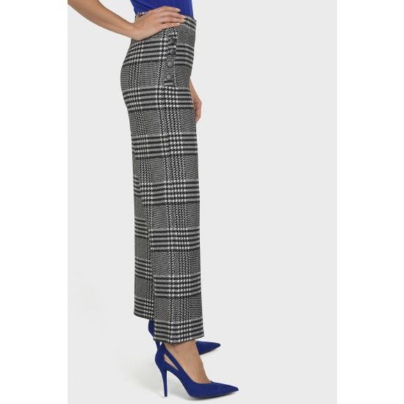 Joseph Ribkoff Pants - Joseph Ribkoff | EUC Flared Trousers | Balck & White Houndstooth | Size 14